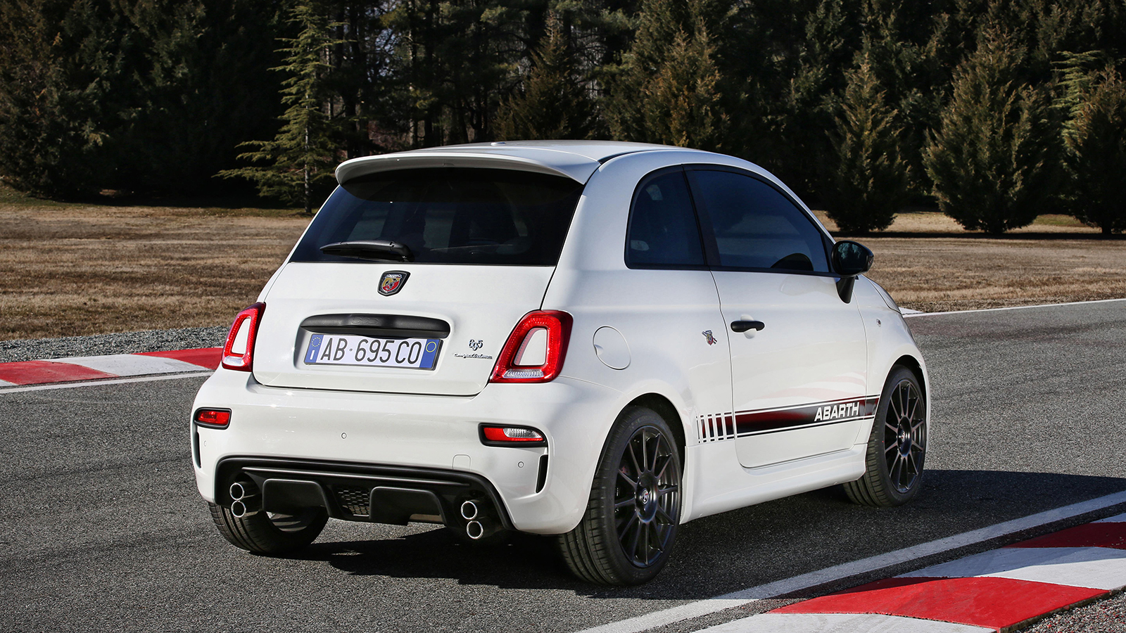 Νέα Abarth 595/695 από 22.500 ευρώ 